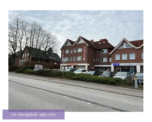 梅彭队以4比1大胜诺德施泰特,展现强大攻势和稳定防守 梅彭队以4比1大胜诺德施泰特,展现强大攻势和稳定防守